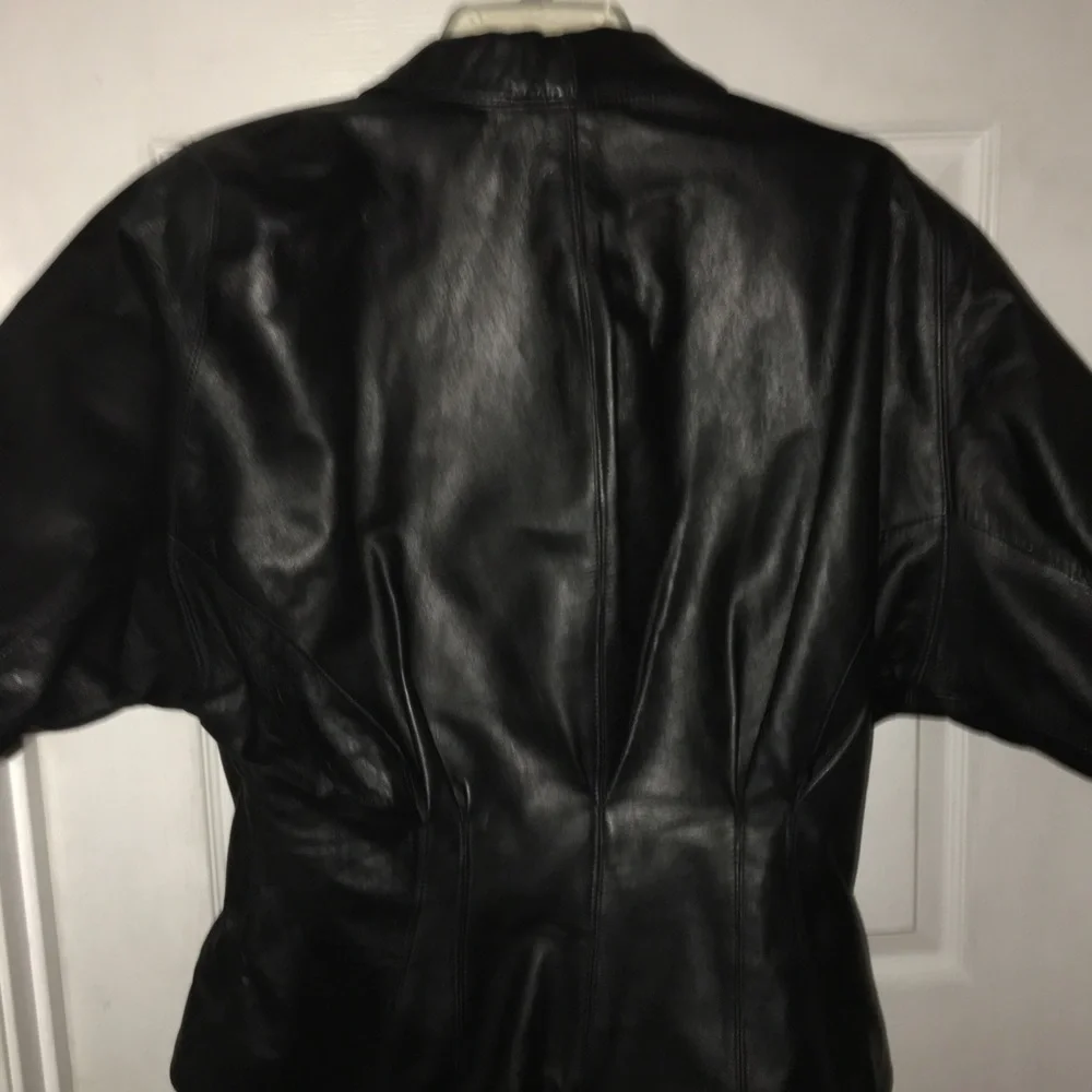 Wilson’s Leather form fitting jacket - Picture 4 of 10